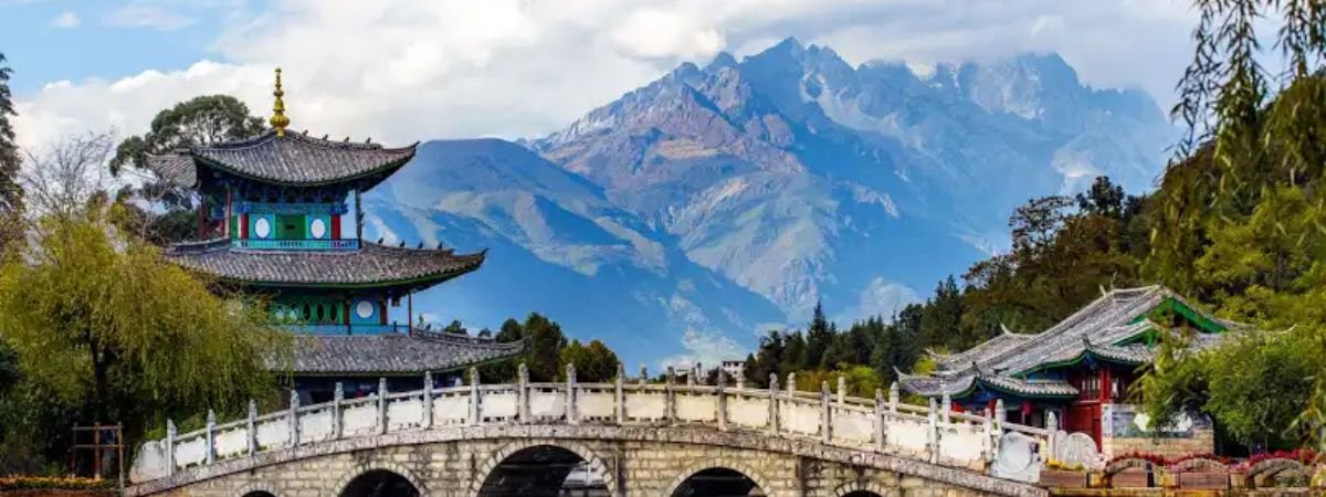 Chongqing Airlines Lijiang Office in China
